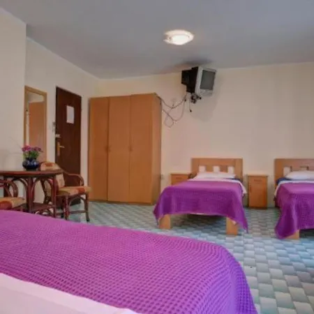 בית הארחה Quaint & Affordable In Traditional Stone House בודווה