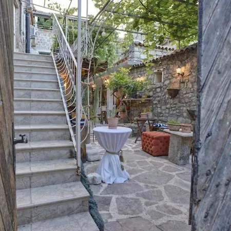 בית הארחה Quaint & Affordable In Traditional Stone House