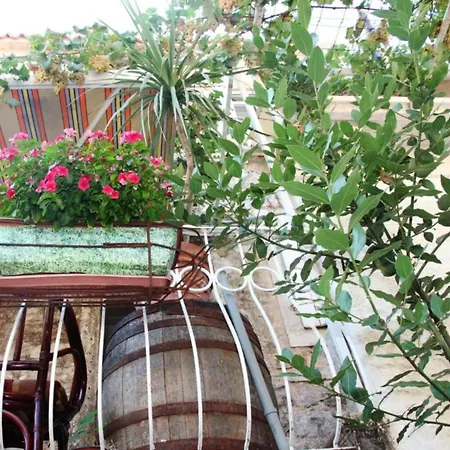 בית הארחה Quaint & Affordable In Traditional Stone House *